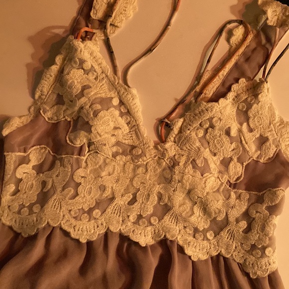 Gimmicks Buckle double strap drawstring mauve lace top - Picture 2 of 7